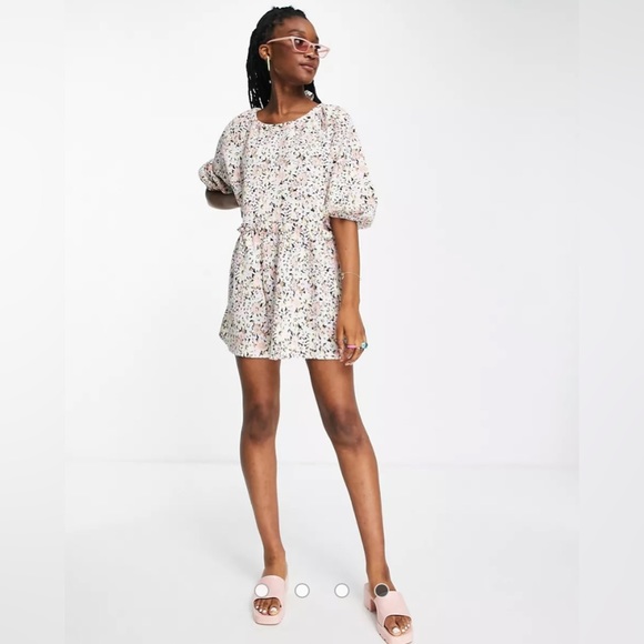ASOS DESIGN high neck textured smock romper in smudge floral- Oversized - Picture 2 of 8